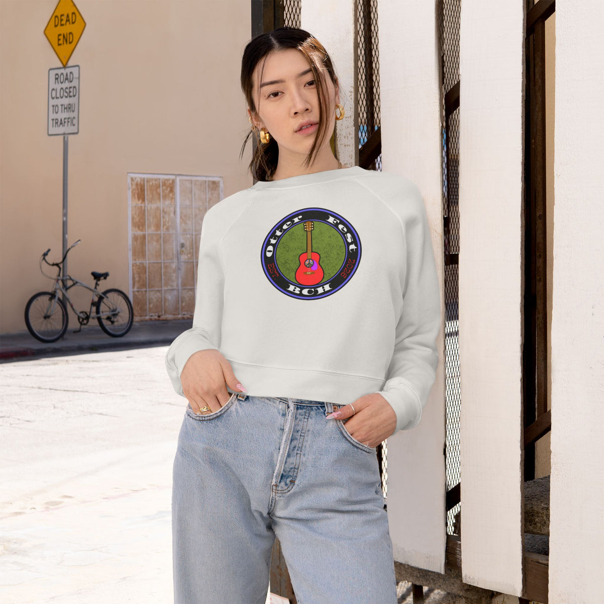 Otter Fest Acoustic Guitar Rose Patch circle design Cropped Pullover | Guitar music motif