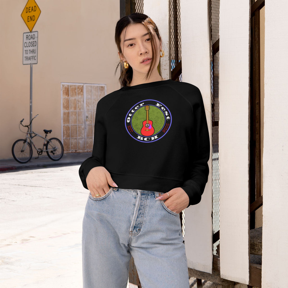 Otter Fest Acoustic Guitar Rose Patch circle design Cropped Pullover | Guitar music motif