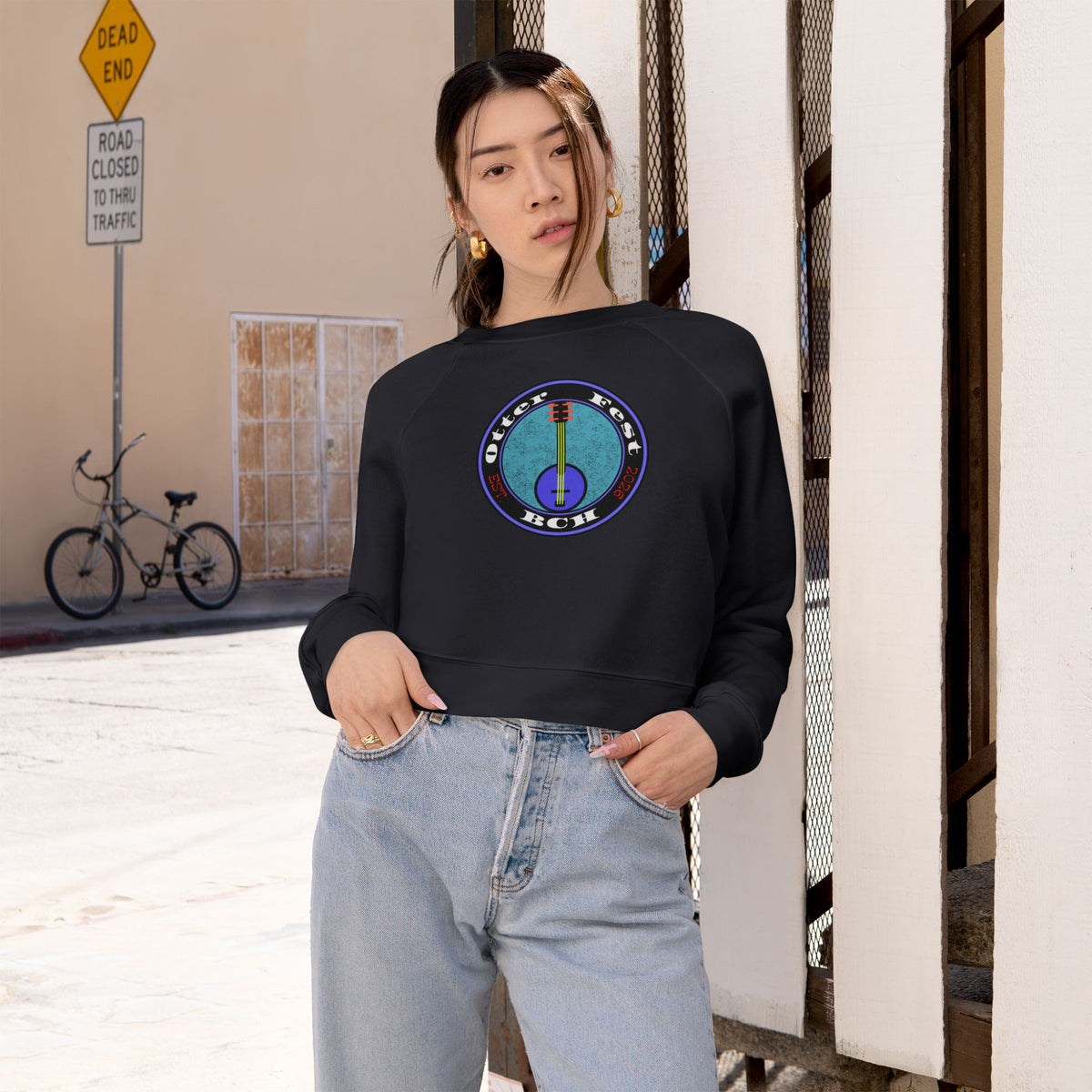 Otter Fest Picking' & Grinning Women's Cropped Banjo Sweatshirt | Musician Instrument Graphic
