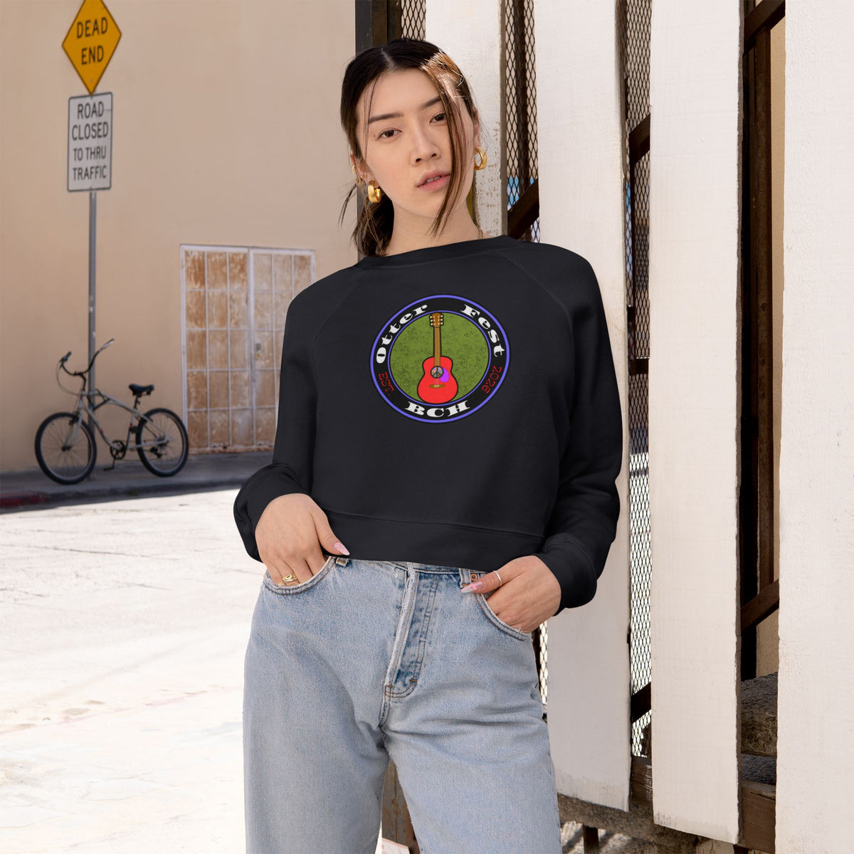 Otter Fest Acoustic Guitar Rose Patch circle design Cropped Pullover | Guitar music motif
