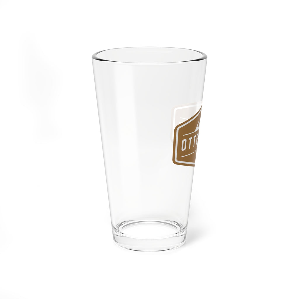 Tan Otter Fest mountain badge Mixing Glass | 16oz pint glass